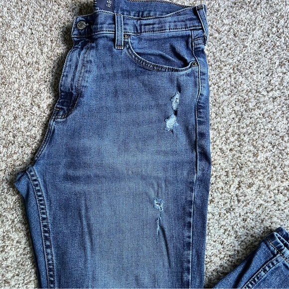 NWOT Men's Hollister Distressed Athletic Skinny Jeans size 33x32 - Picture 3 of 4